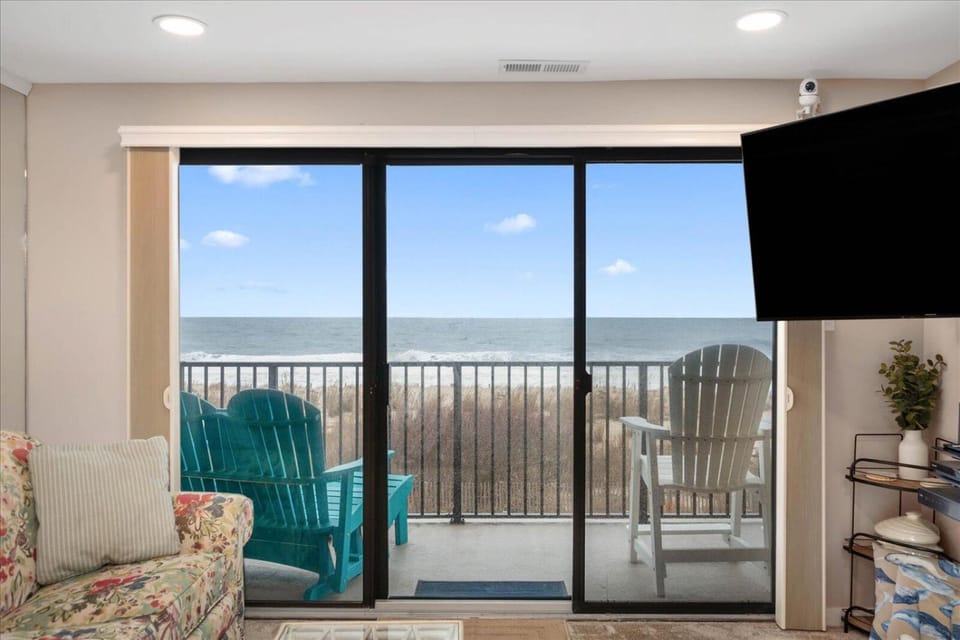 Natural landscape, View (from property/room), Balcony/Terrace, Seating area, Sea view