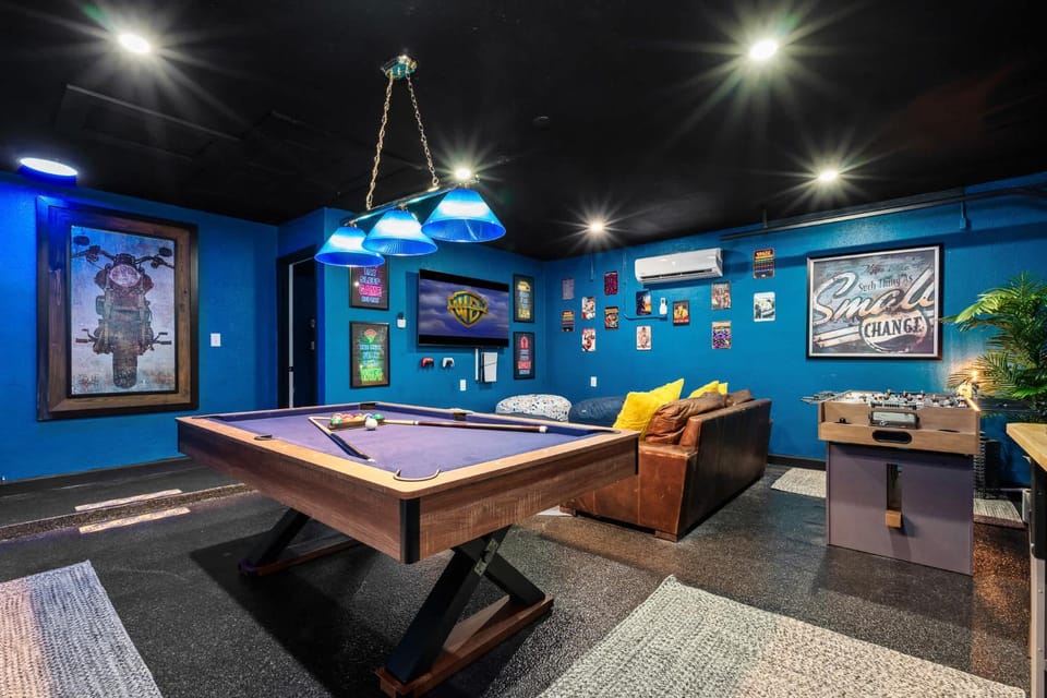 On the Creek Waterfront Heated Pool Game Room Clearwater Florida House in Largo