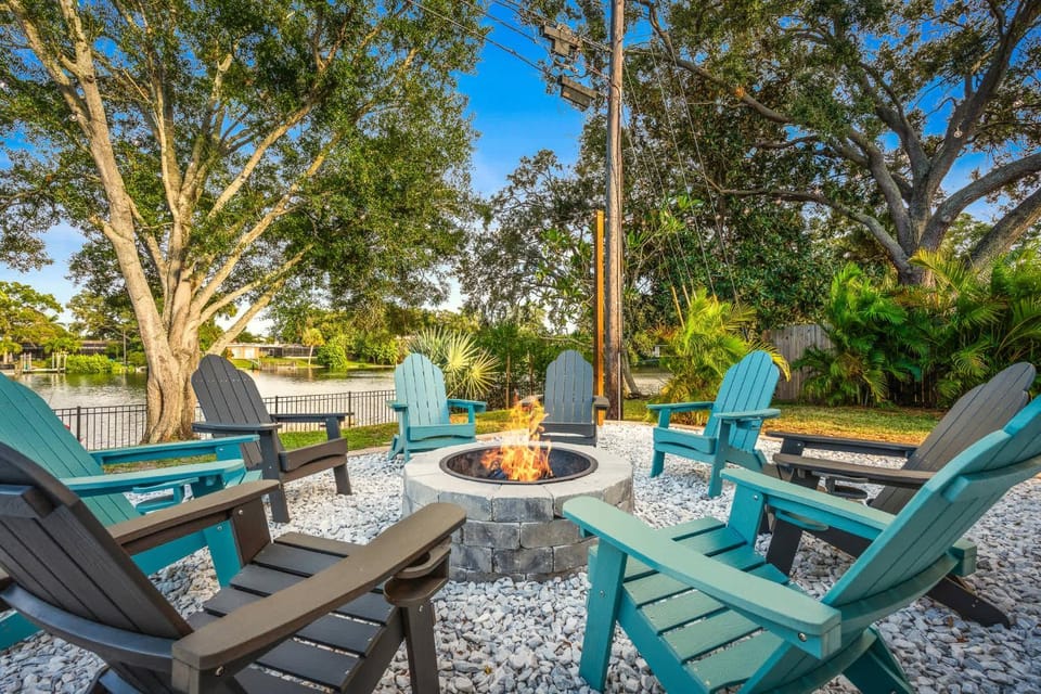 On the Creek Waterfront Heated Pool Game Room Clearwater Florida House in Largo