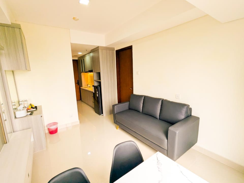 TV and multimedia, Kitchen or kitchenette, Living room, Seating area