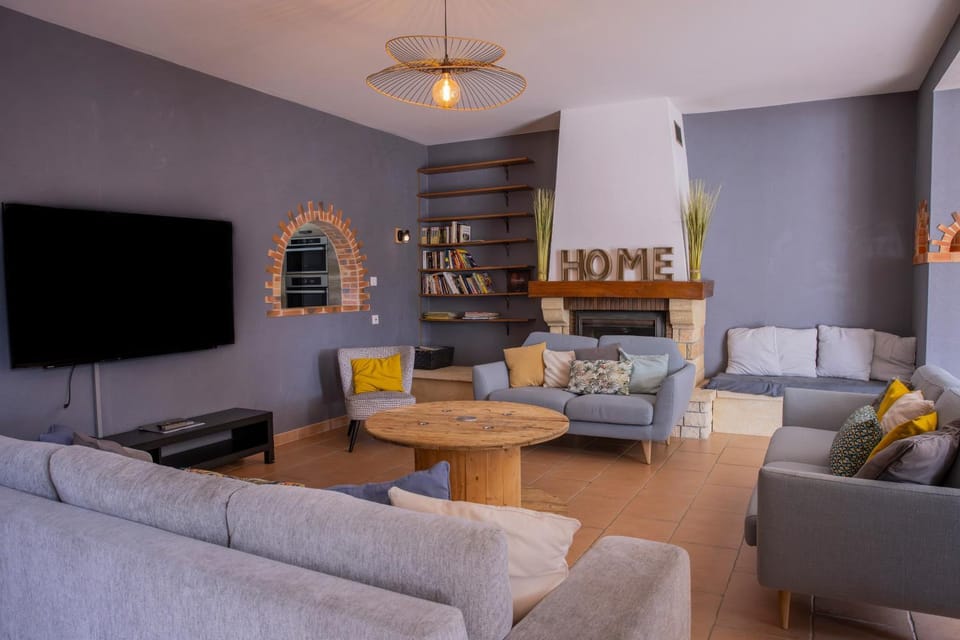 Property building, Living room