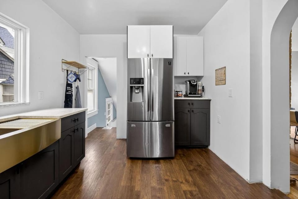 Kitchen or kitchenette, dishwasher, oven, stove