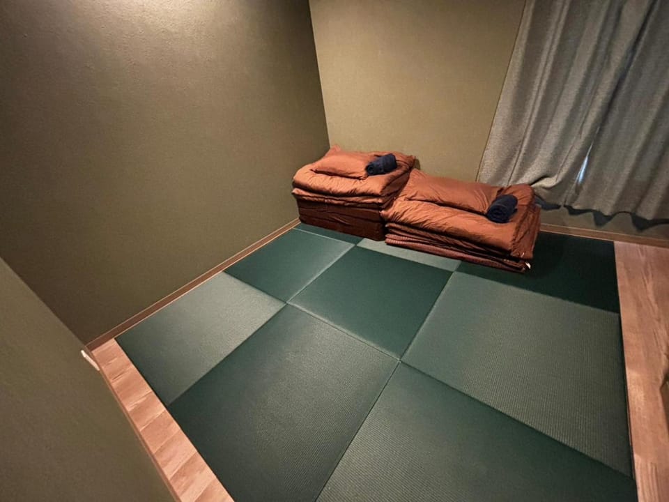 BEDandBAR MIDUKI ホステル Hostel in Japan