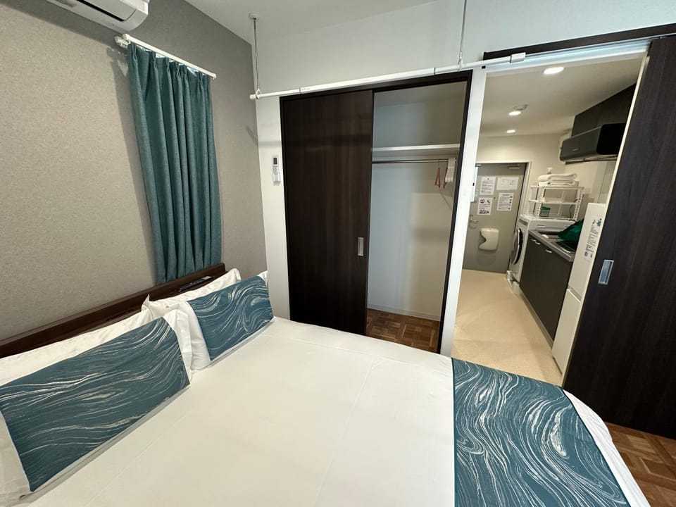 Bed, Kitchen or kitchenette, Photo of the whole room, Bedroom, wardrobe, air conditioner