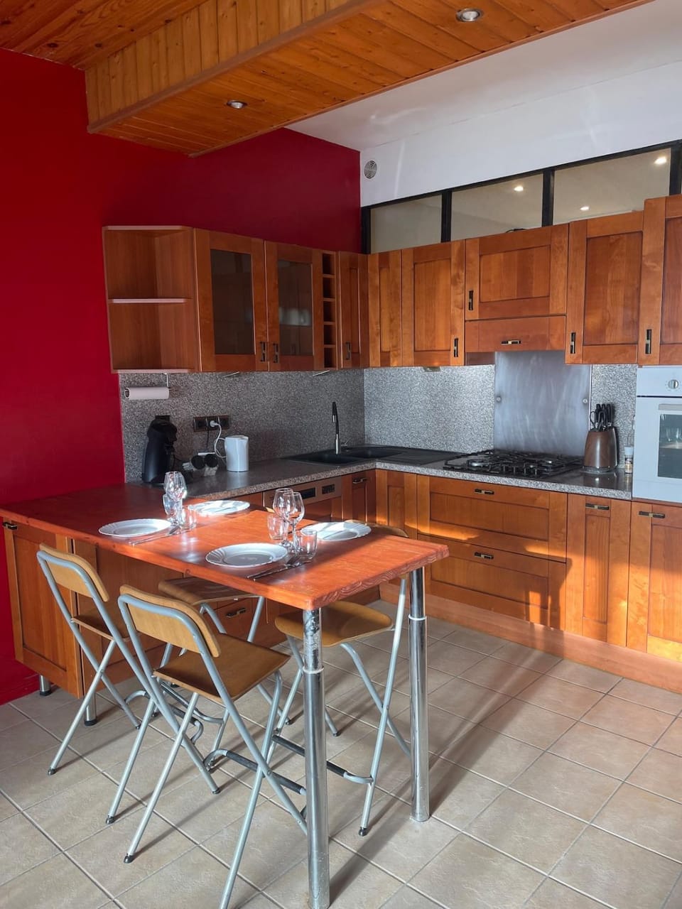 Kitchen or kitchenette, Dining area, pet friendly, stove