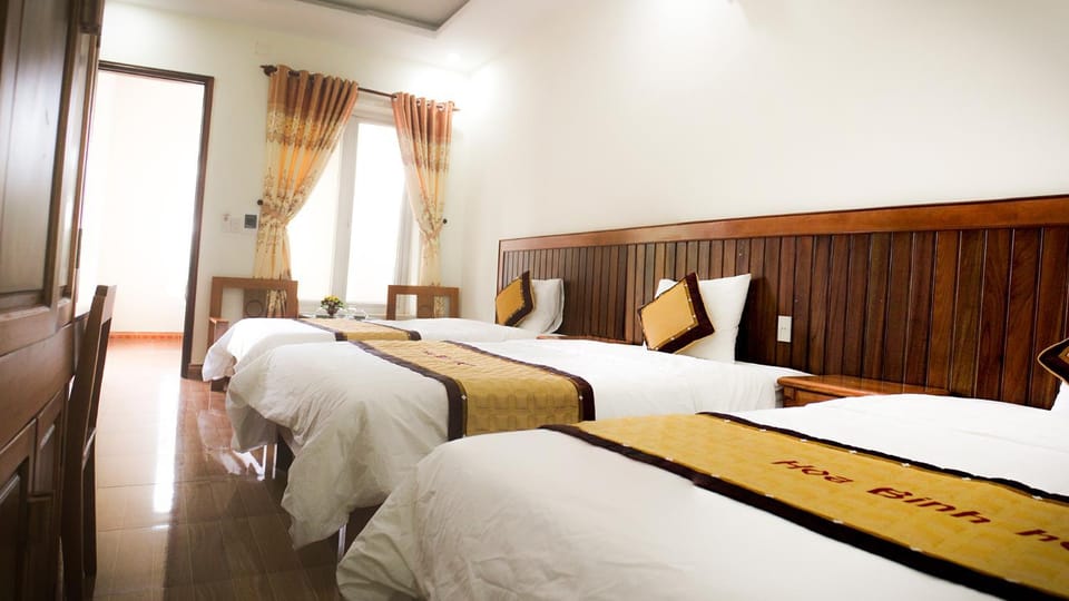 Hoa Binh Hotel Quang Binh Hotel in Laos