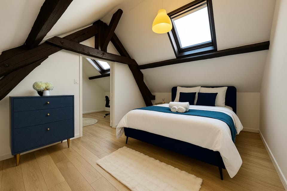 Bed, Photo of the whole room, Bedroom