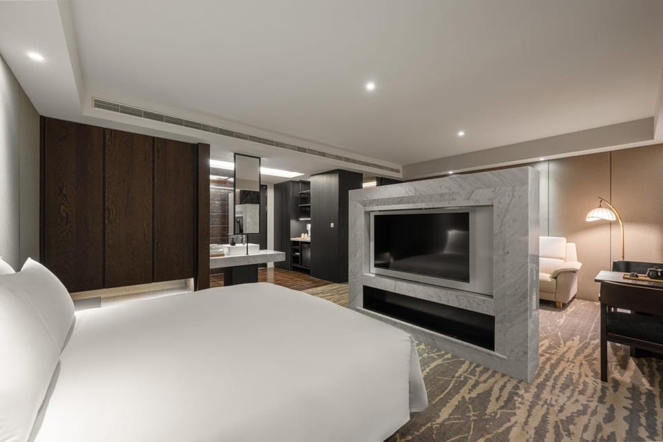 Bed, Living room, Photo of the whole room, Bedroom, wardrobe