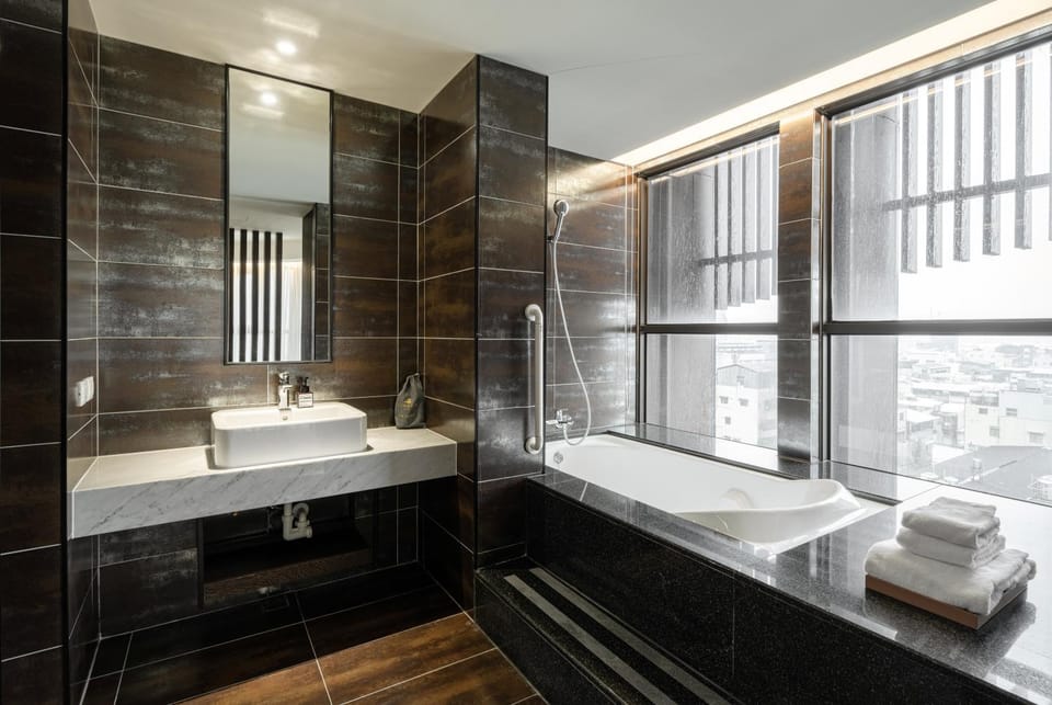 Shower, Bathroom, Bath, towels