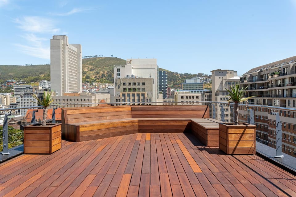 Luxury Penthouse with Mountain Views Apartment in Cape Town