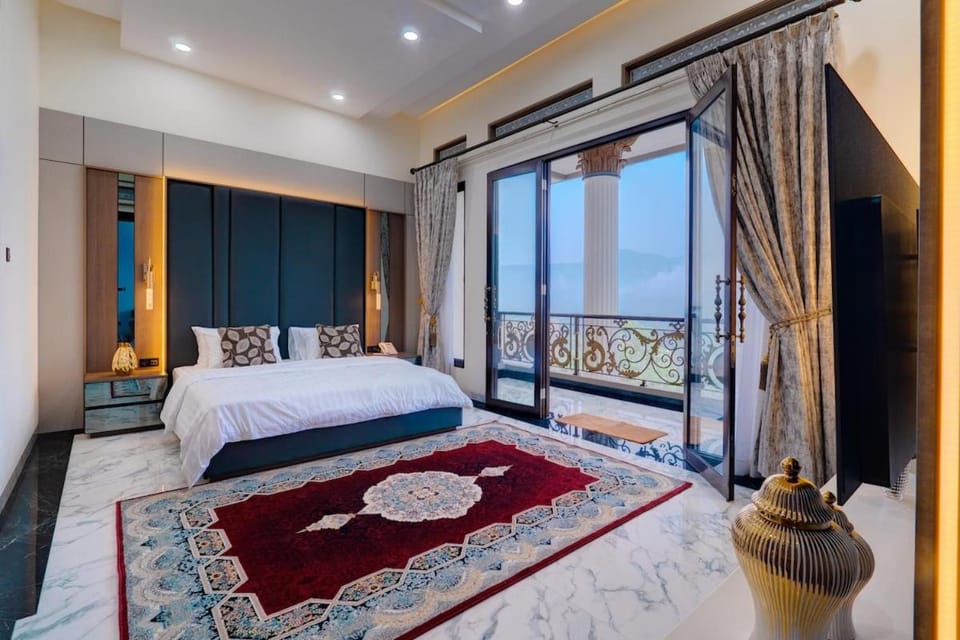 View (from property/room), Balcony/Terrace, Bedroom