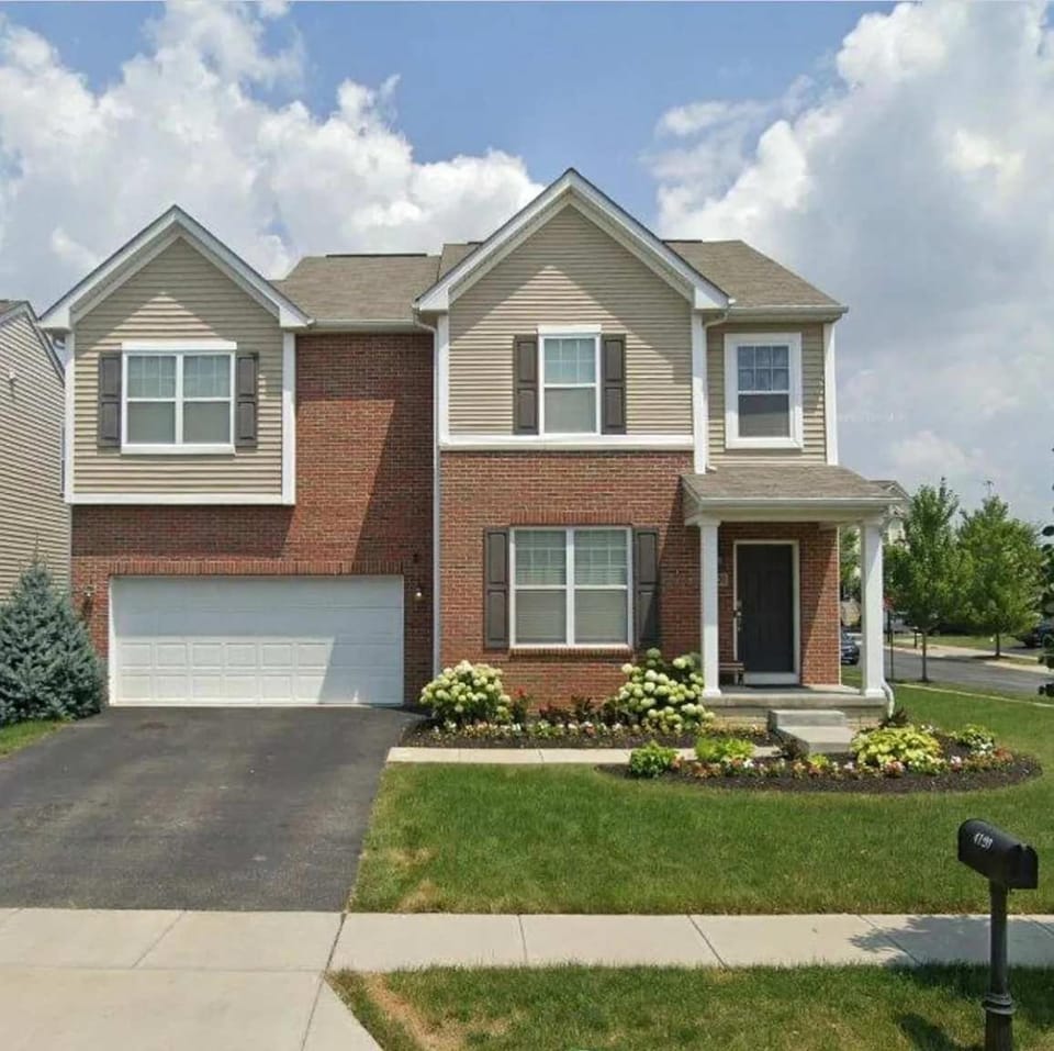 Modern 4BR Columbus Home Near Airport House in Northeast Columbus