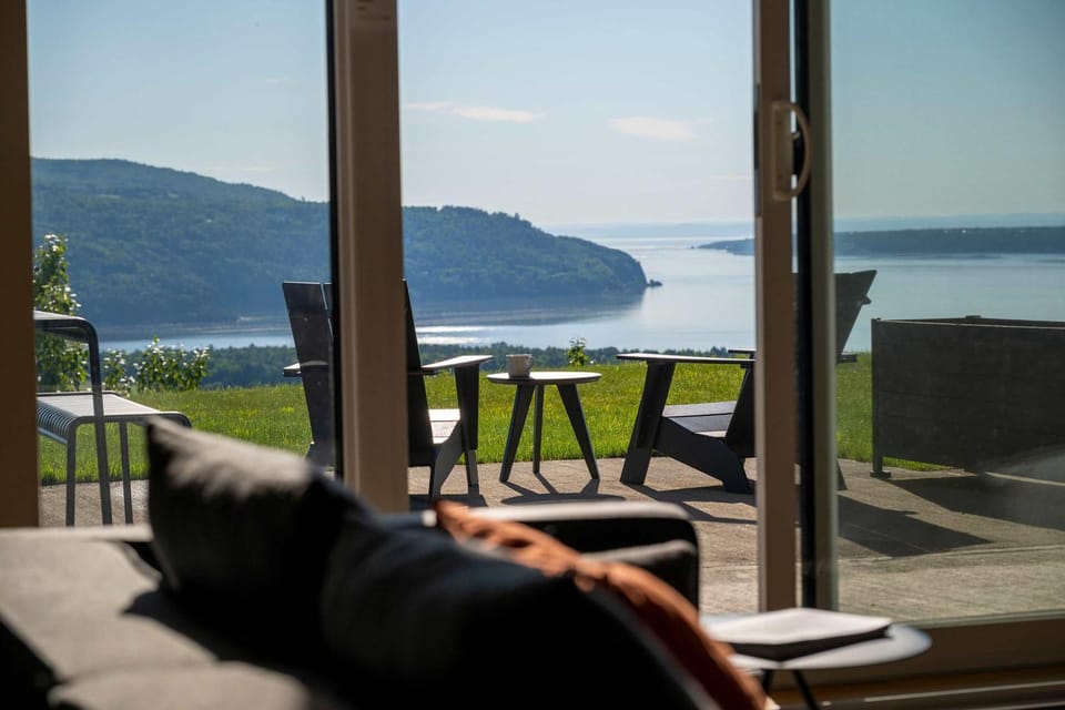 102 - Upscale Condo - River View Terrace Apartment in Baie-Saint-Paul