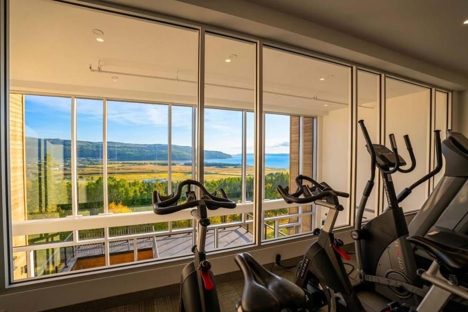Bright Condo with Pool and Stunning View Apartment in Baie-Saint-Paul