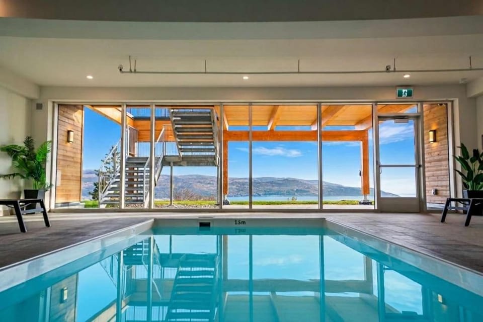 Luxury Condo with Stunning View and Pool Apartment in Baie-Saint-Paul