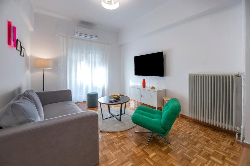 Colorful Koukaki Apartment Near the Acropolis Apartment in Athens