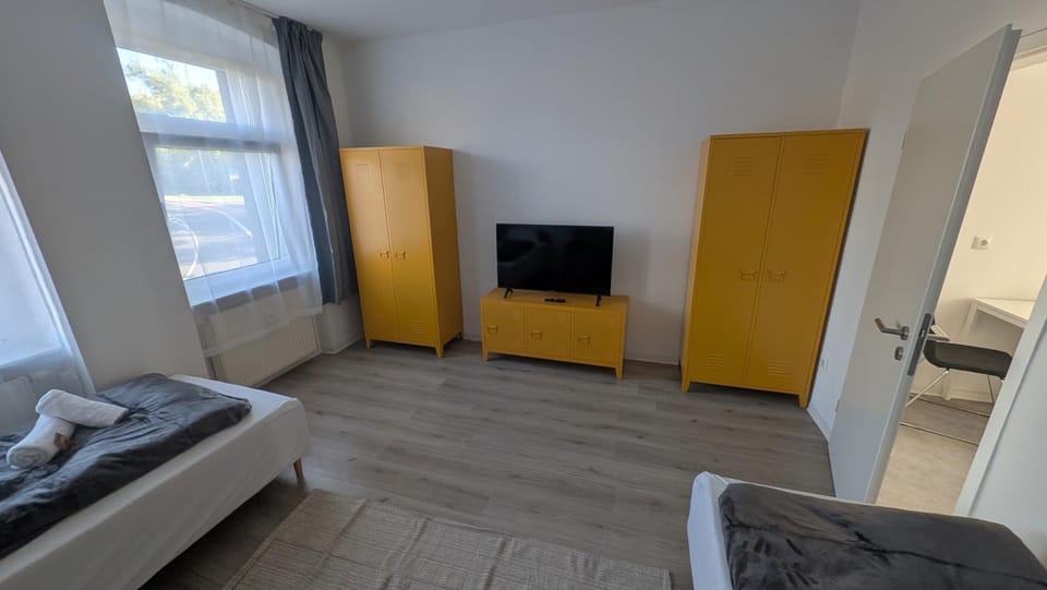 Bed, Bedroom, wardrobe