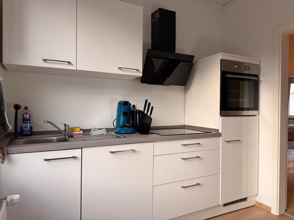 Peaceful & Stylish 2 Bedroom Stay with Garden Apartment in Oldenburg