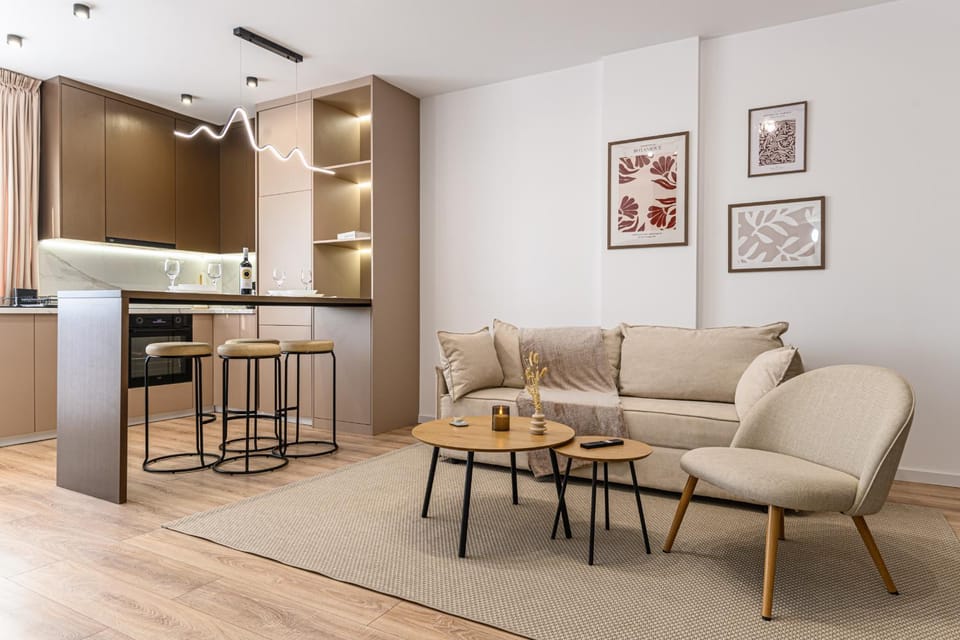 Kitchen or kitchenette, Living room, Seating area, Dining area