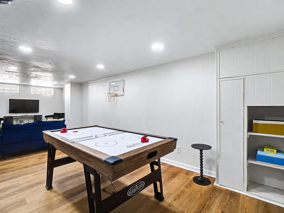 Comfortable 3BR home with workspace & parking House in Parma