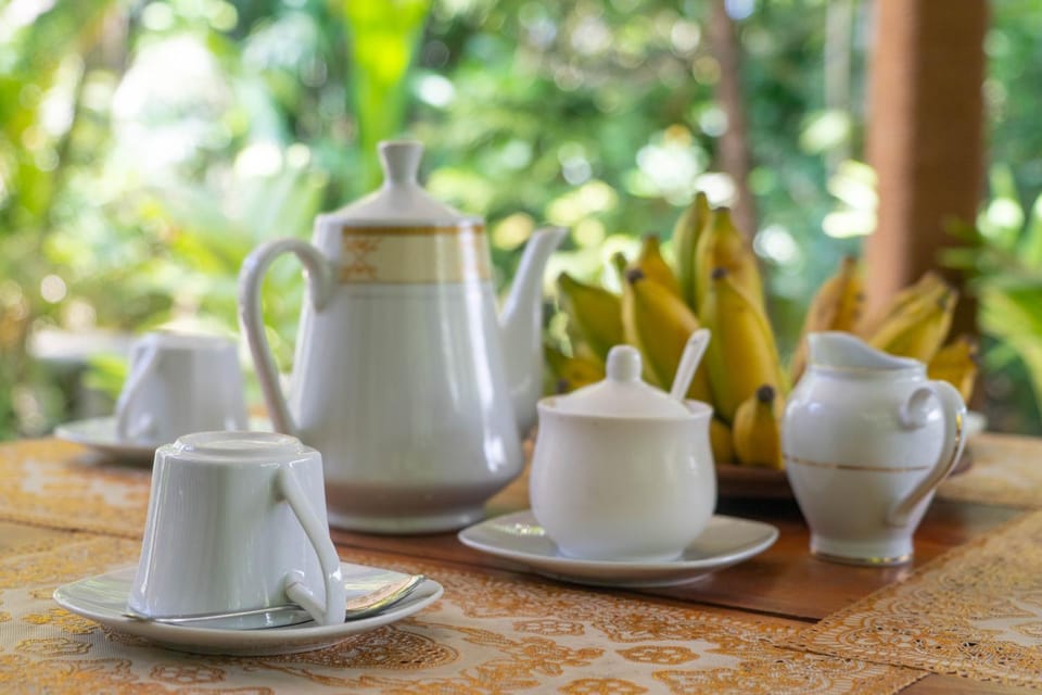 Coffee/tea facilities, Food and drinks, Breakfast