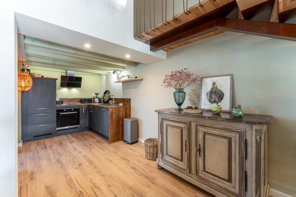 Kitchen or kitchenette, Living room