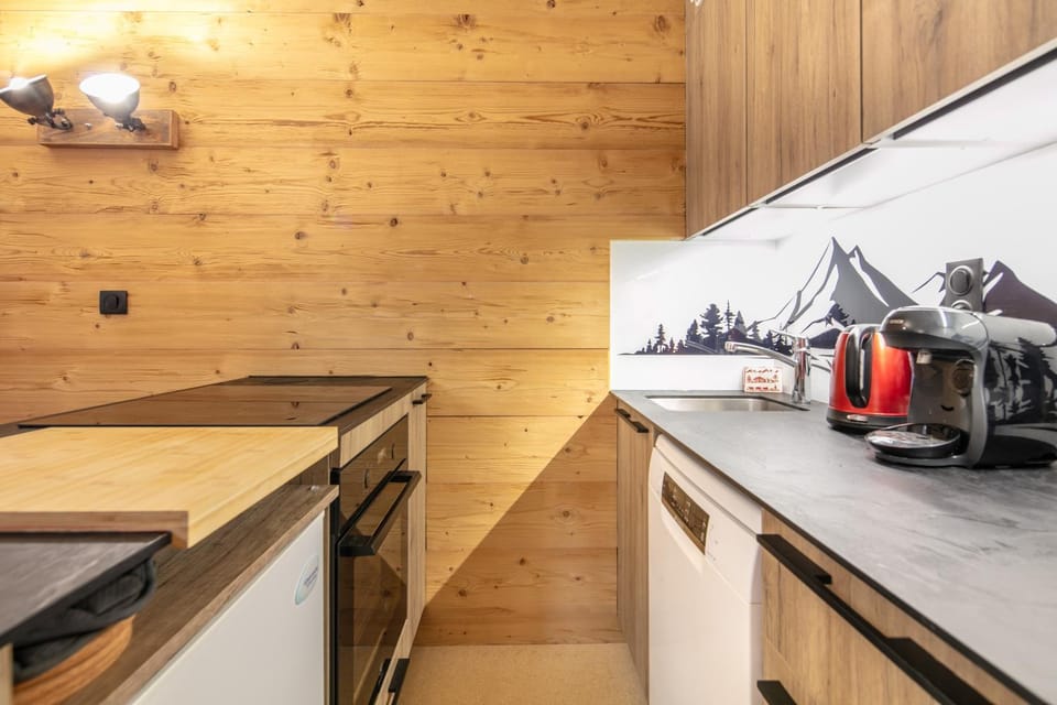 Kitchen or kitchenette, stove