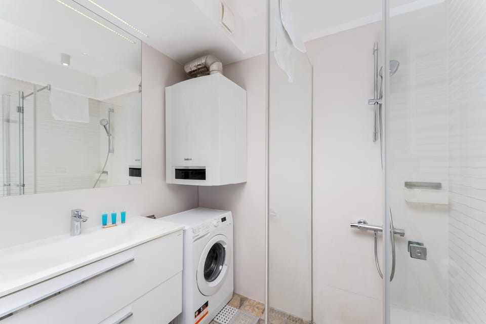 Shower, Bathroom, washing machine