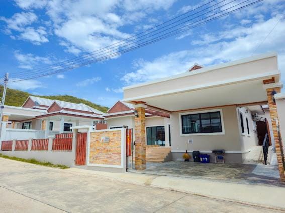 Viraka PoolVilla วิราคะ พูลวิลล่า Villa in Hua Hin District