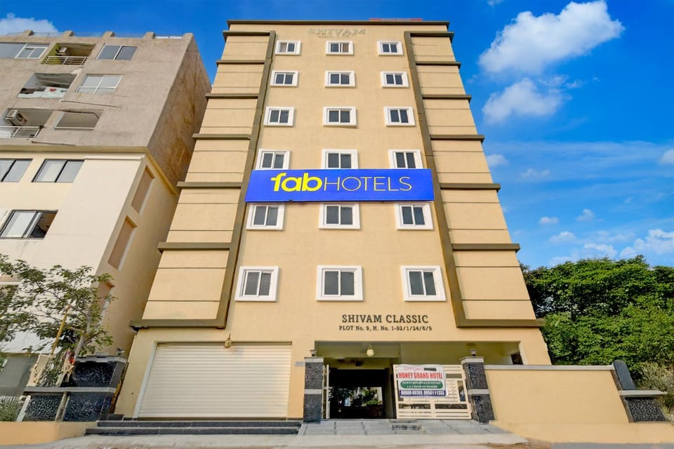 Property building, Facade/entrance