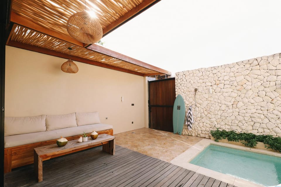 Patio, Balcony/Terrace, Seating area, Swimming pool