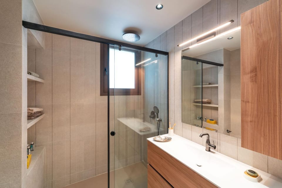 Shower, Bathroom, towels