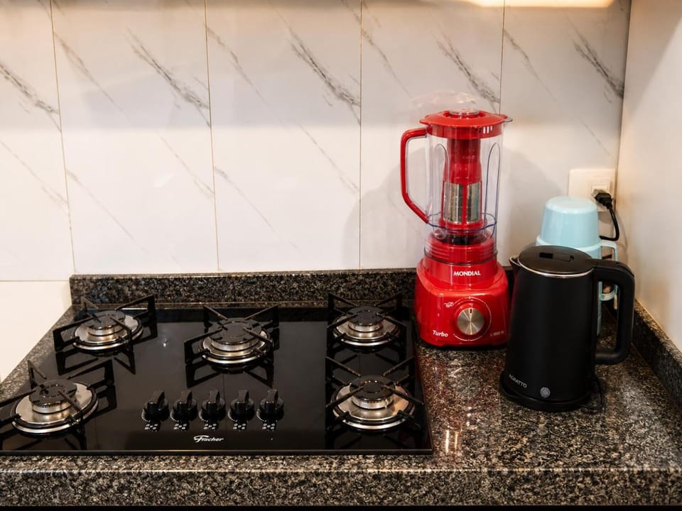 Coffee/tea facilities, stove