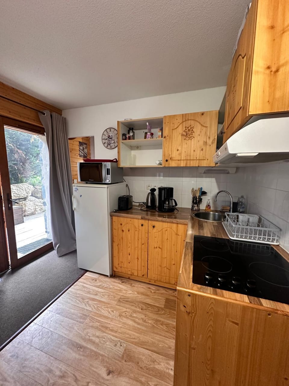 Kitchen or kitchenette, Living room