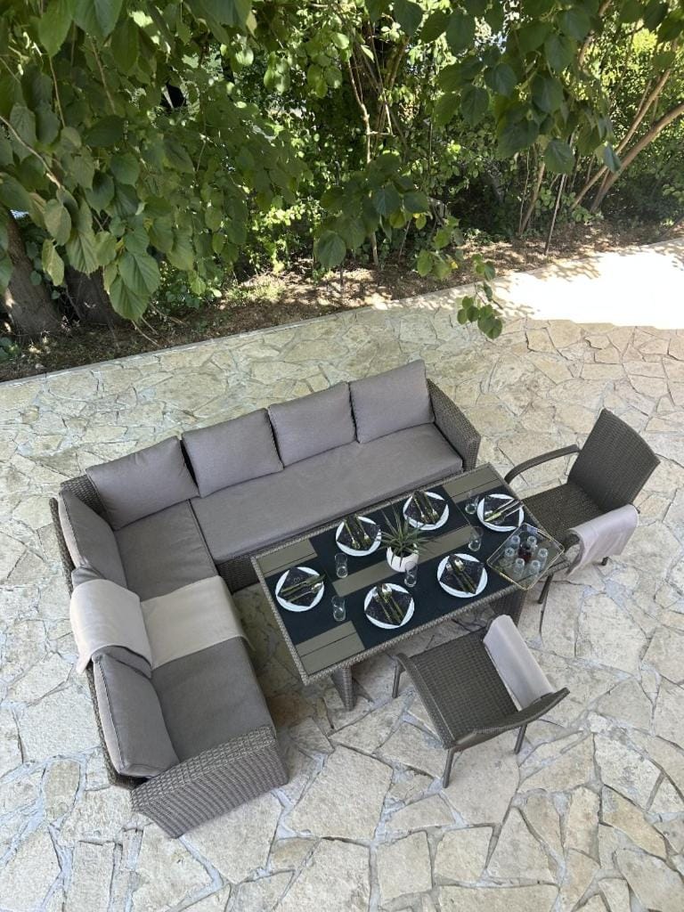 Patio, Day, Garden, Seating area, Garden view