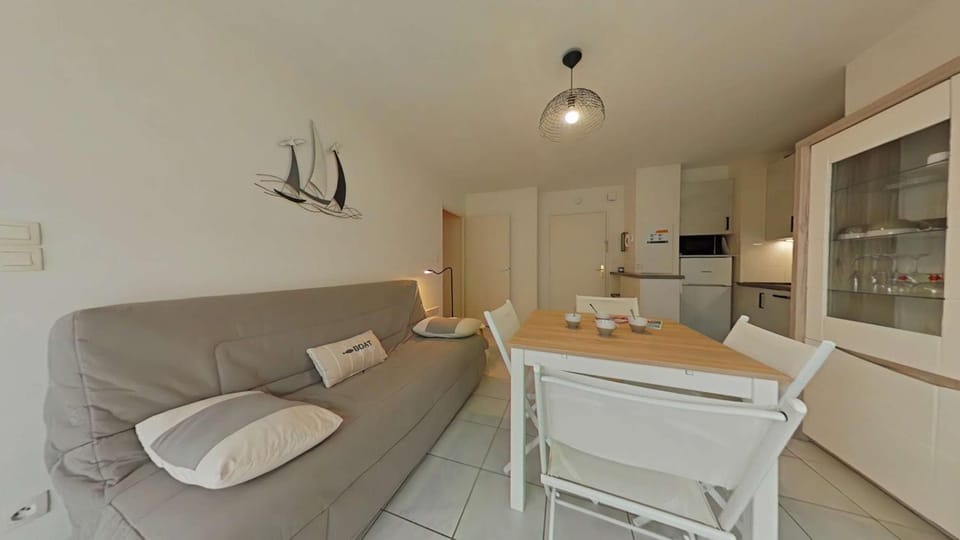 SG080-018 Appart 2 pièces 4 couchages SAINT GILLES CROIX DE VIE Apartment in Saint-Gilles-Croix-de-Vie