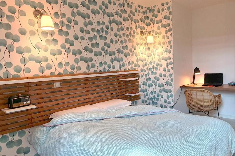 Bed, Photo of the whole room, Bedroom