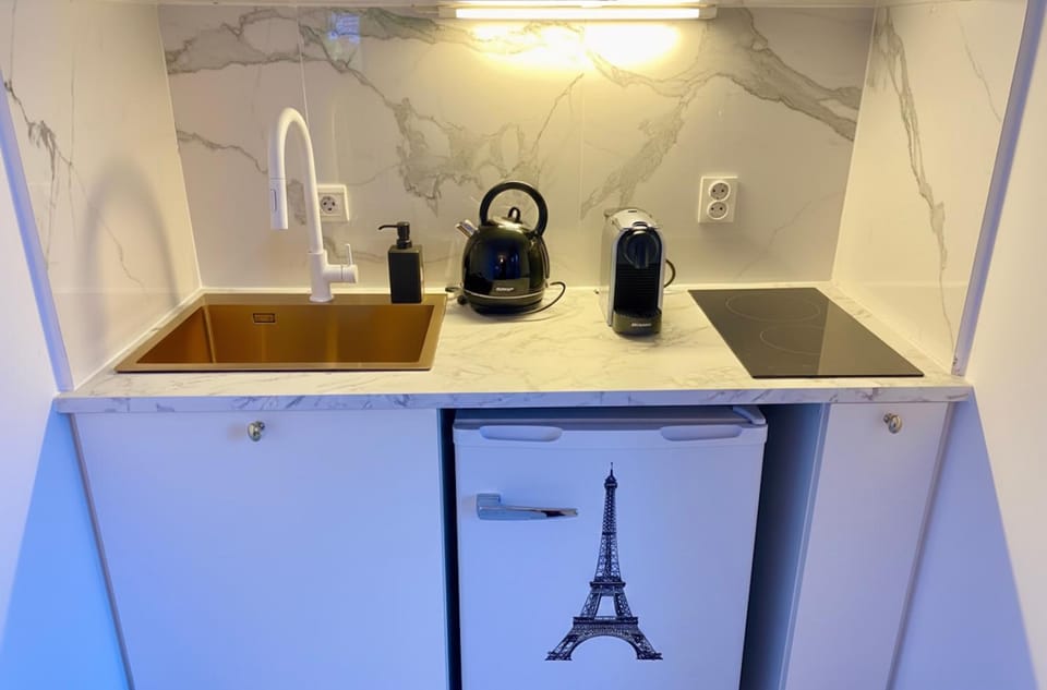 Coffee/tea facilities, Kitchen or kitchenette