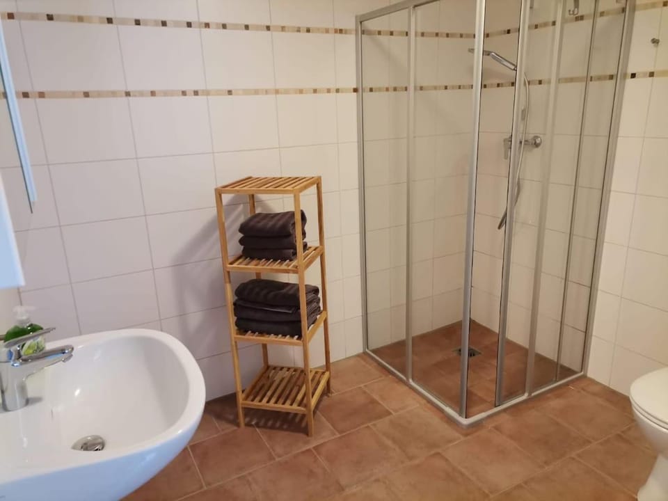 Appartement für 2 Personen Wohn und Schlafzimmer DuschBad Wi8 Apartment in Gifhorn