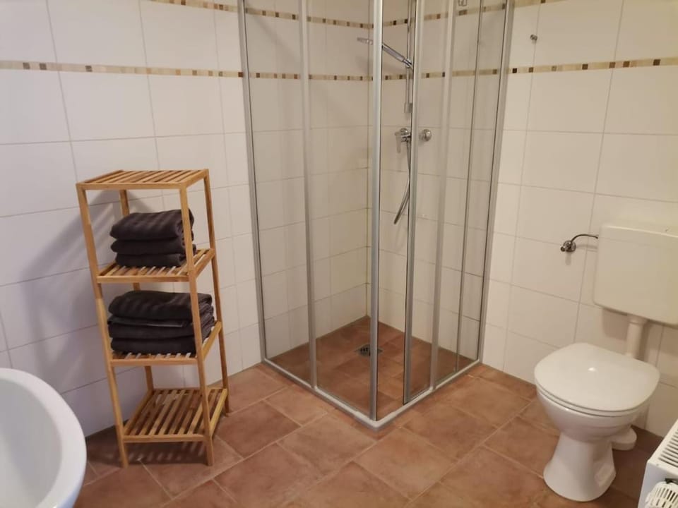 Appartement für 2 Personen Wohn und Schlafzimmer DuschBad Wi8 Apartment in Gifhorn