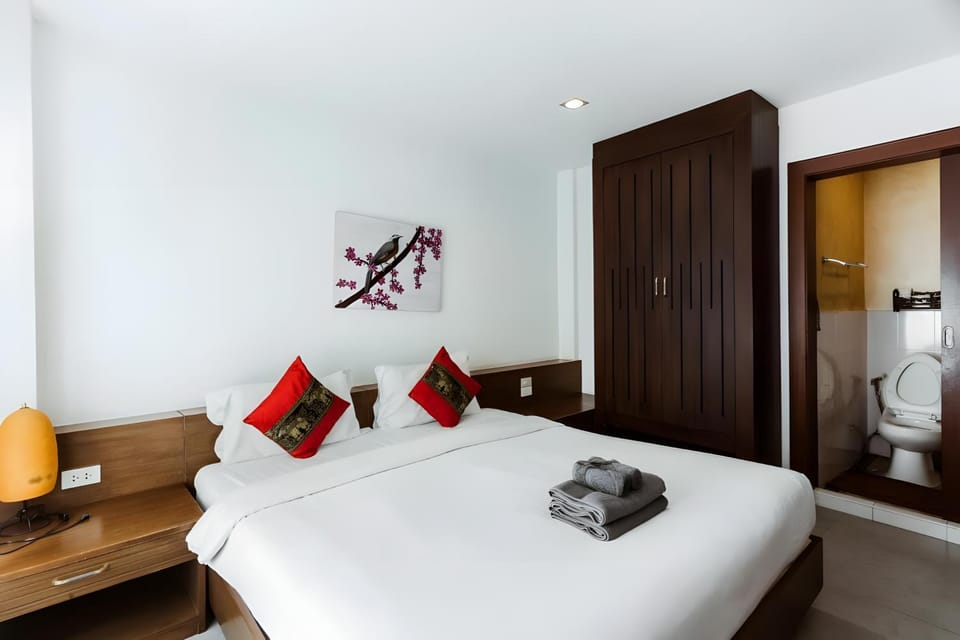 Bed, Photo of the whole room, Bedroom, towels, wardrobe