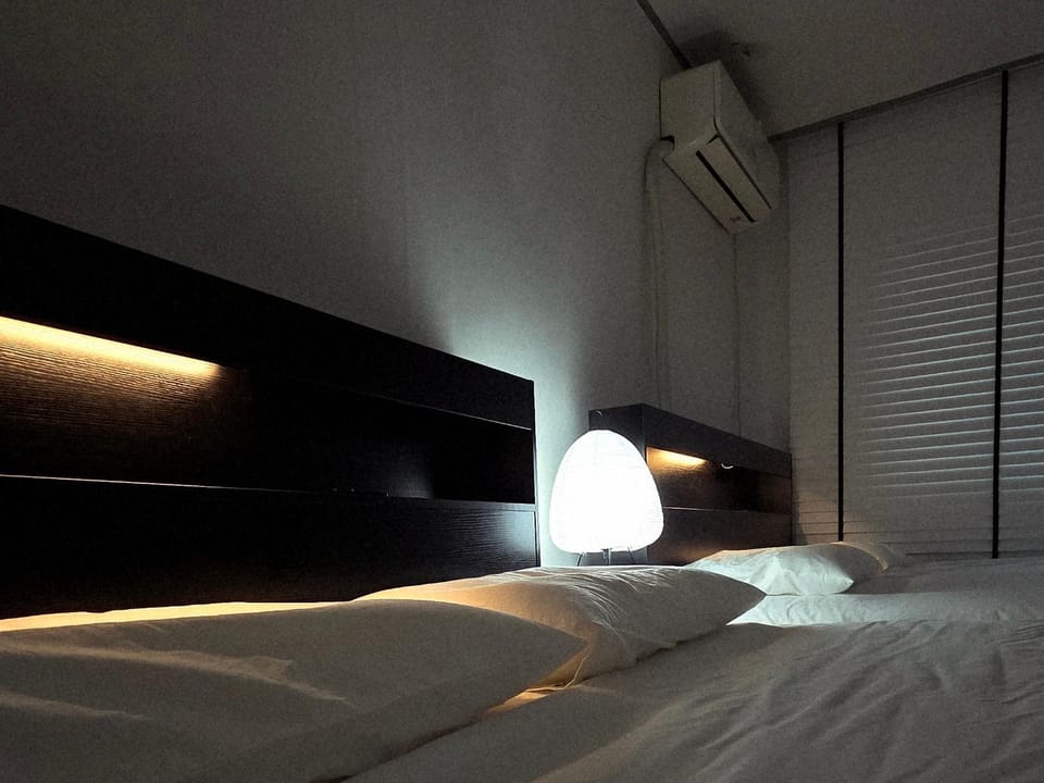 Bed, Photo of the whole room, Bedroom, air conditioner