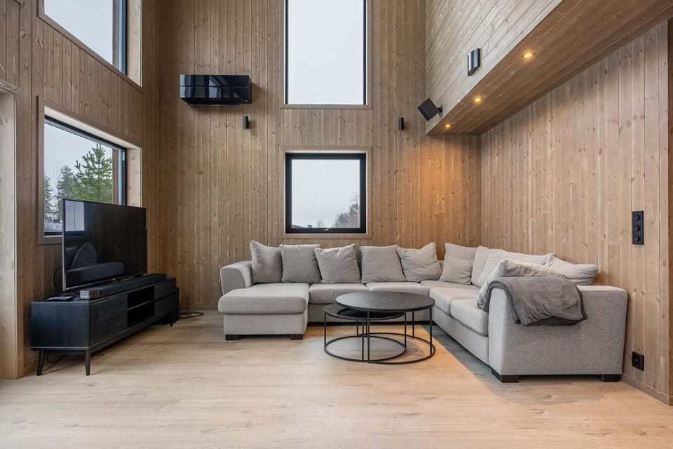 TV and multimedia, Living room, Seating area, Evening entertainment