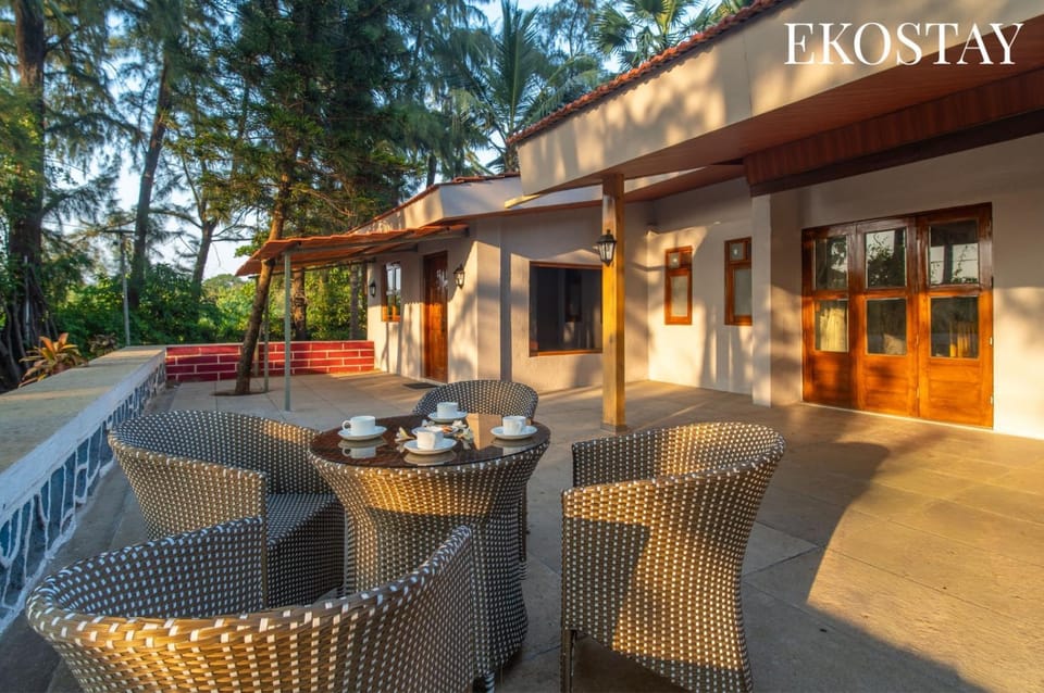 Property building, Patio, Day, View (from property/room), Balcony/Terrace, Living room, Seating area, Dining area
