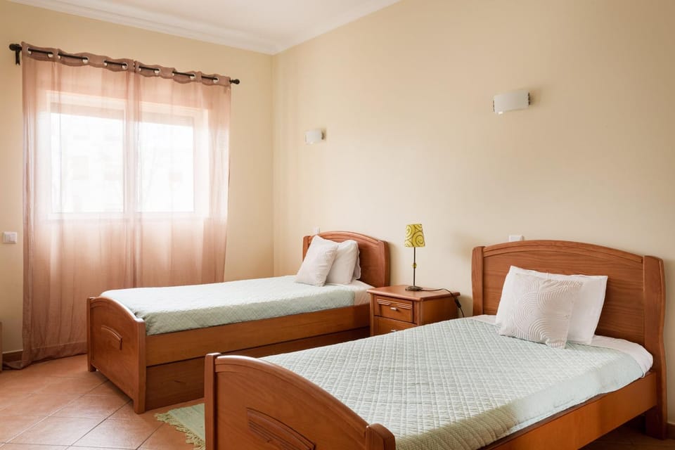 Central Albufeira Stay | Balcony & AC Apartment in Albufeira