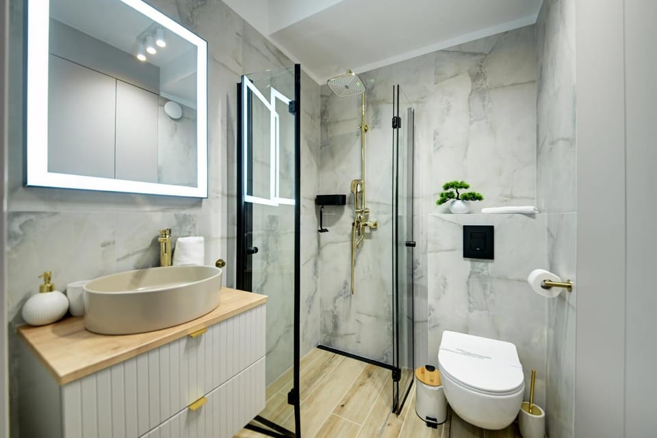 Shower, Toilet, Bathroom