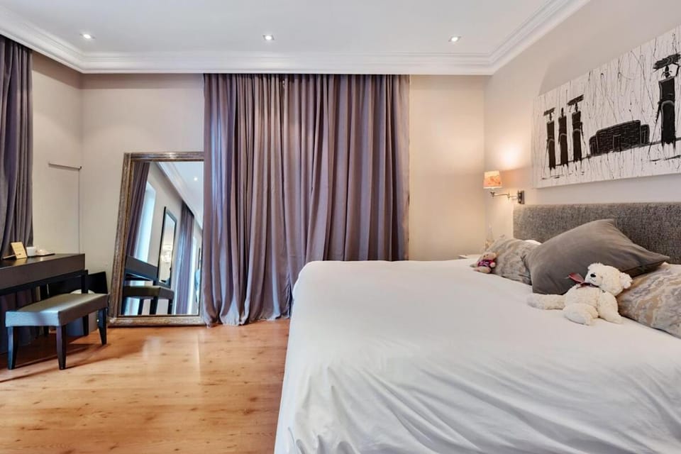Luxurious Suite at Cape Royale Apartment in Cape Town