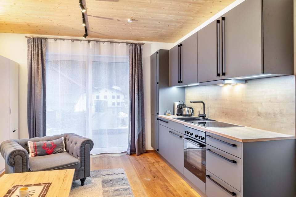 Property building, Kitchen or kitchenette, Living room