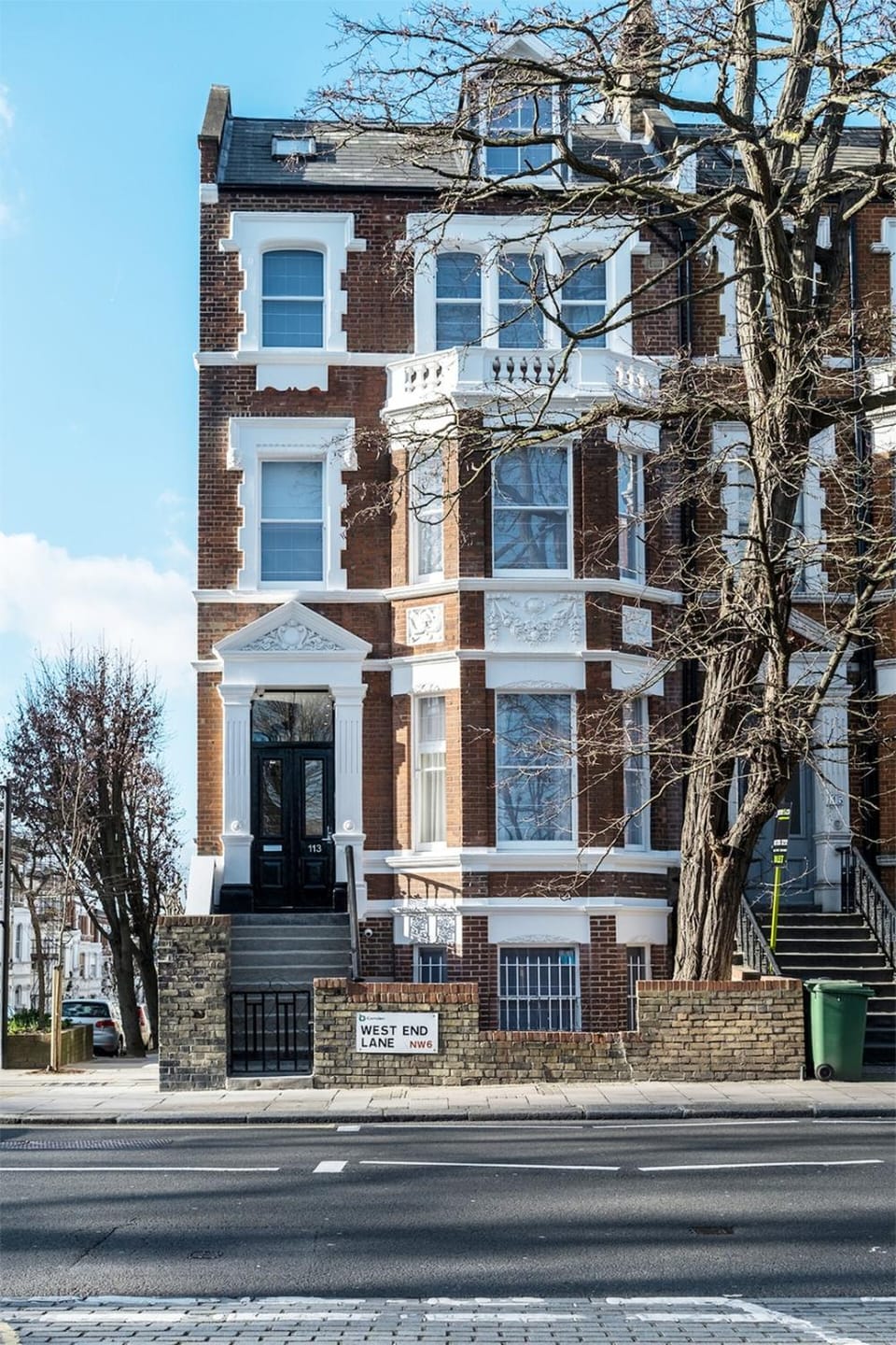 Perfect stay in a nice studio-5min West Hampstead Apartment in London Borough of Camden