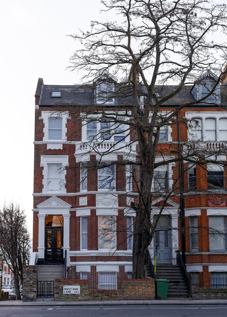 Your apartment for holiday only 5 minutes to tube. Apartment in London Borough of Camden
